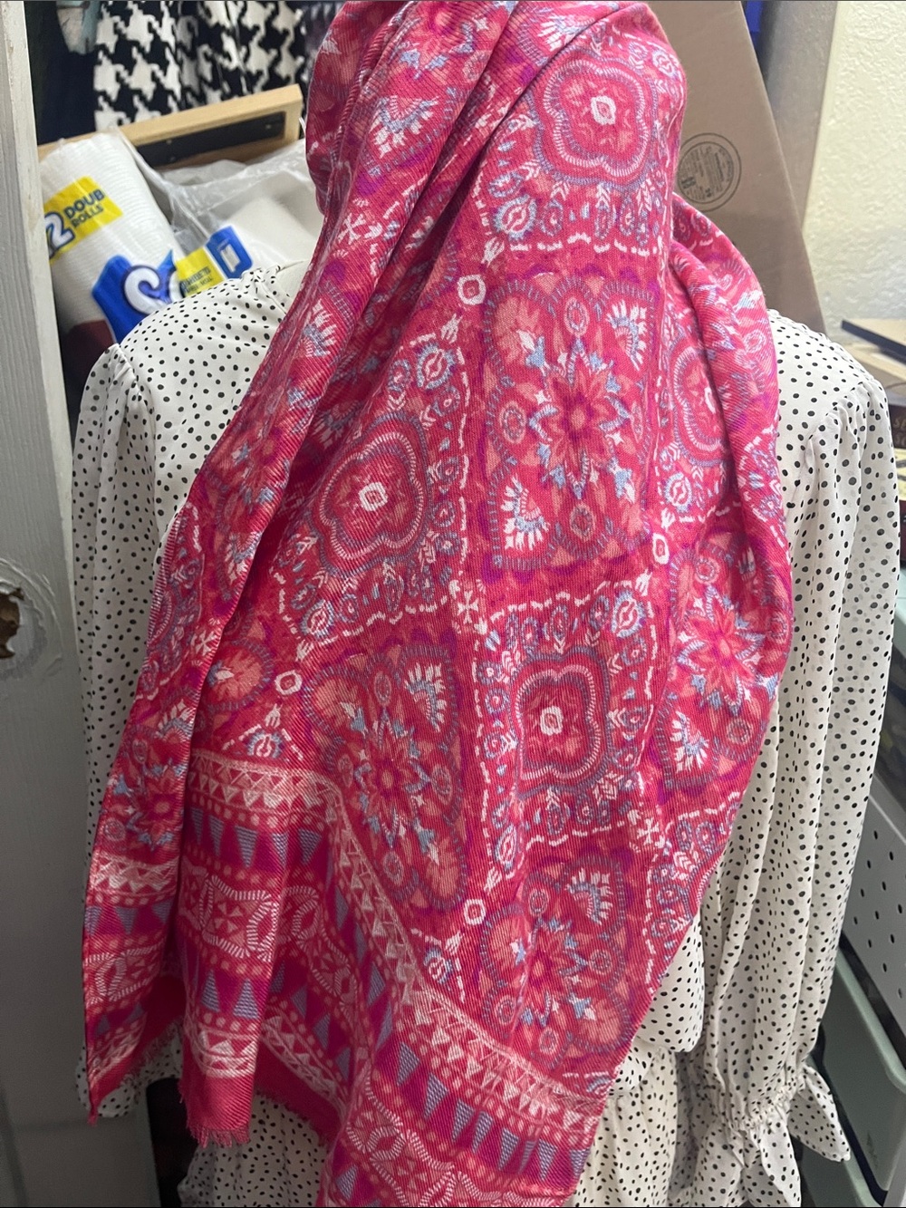Candor New York Pink Floral Pattern Lightweight Women's Scarf NWOT S219